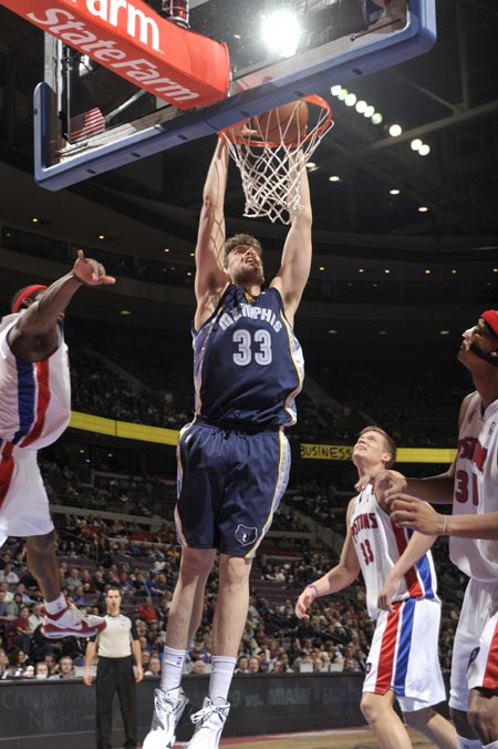 虽然神情中 虽然神情中