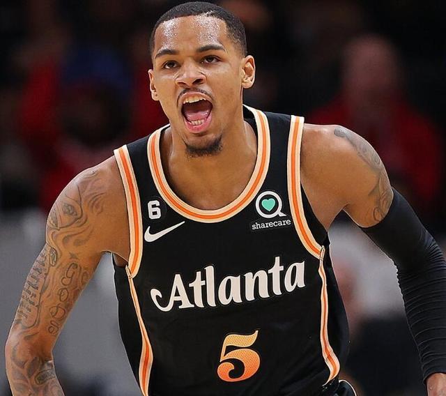 字母哥轰下 字母哥轰下